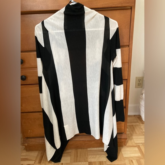 H&M striped cardigan black white flowy waterfall - Picture 2 of 4